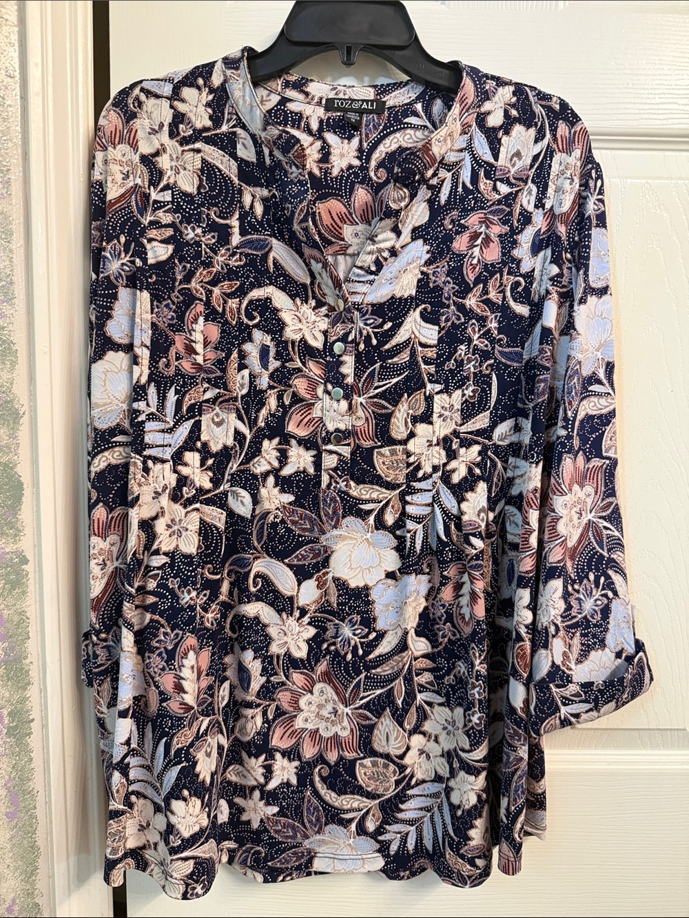 Roz & Ali Navy Floral Long Sleeve Button-Front Tunic